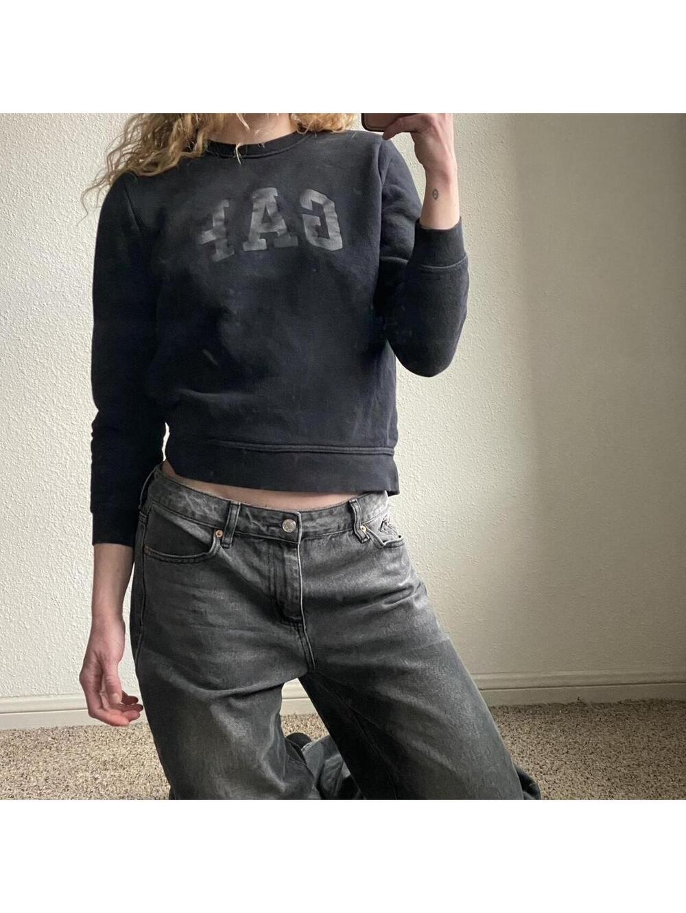 Vintage black Gap crew neck